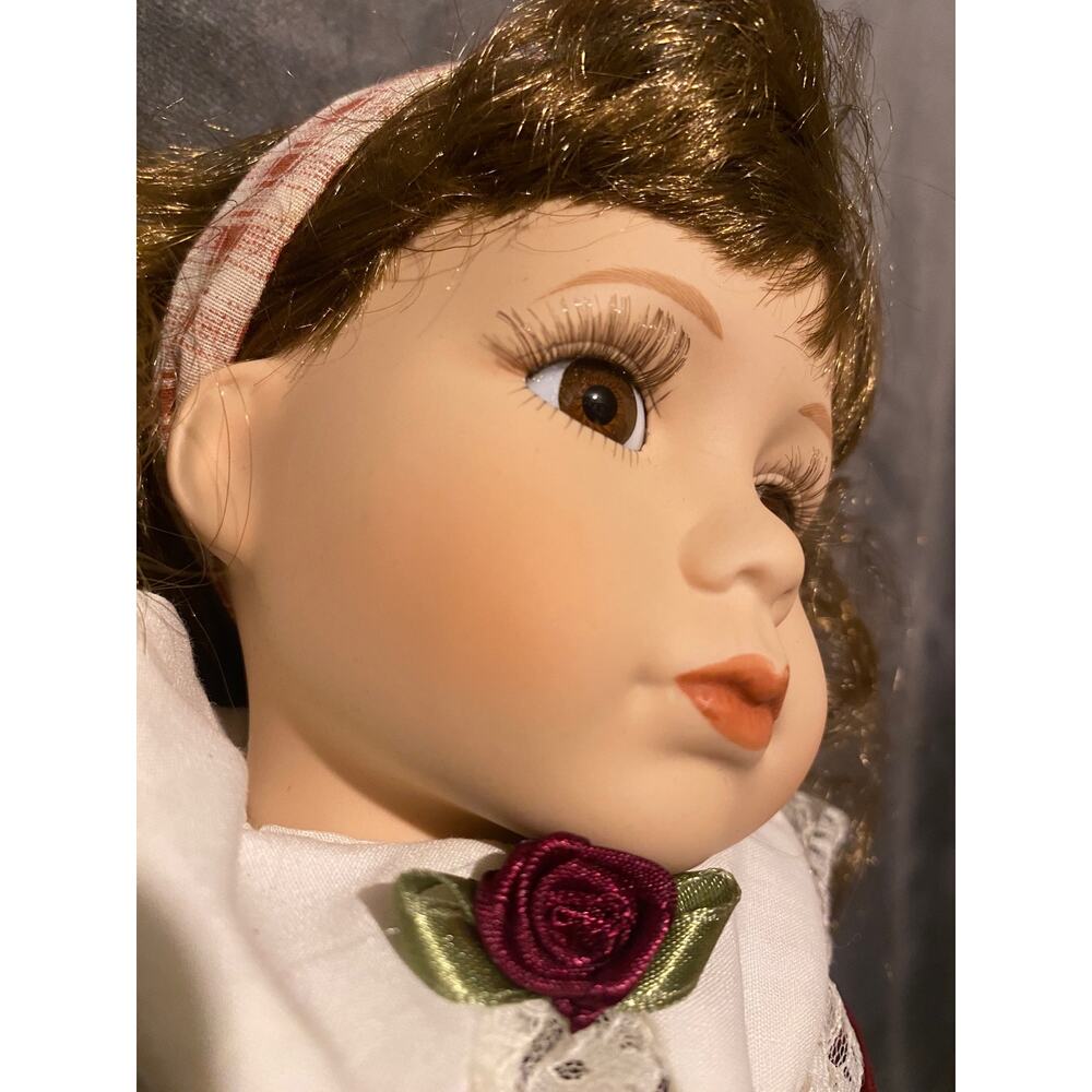 Vintage Porcelin Doll Natalia  - The Sisters Collection, w/ Box Collectable Toy